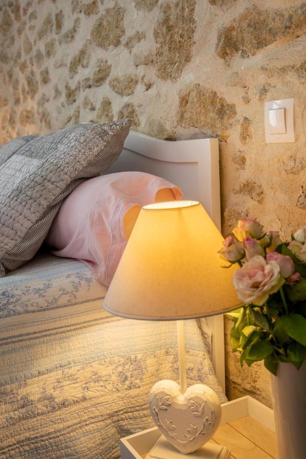 Holiday home Portail Du Ventoux Luxe Jardin Linge Fourni