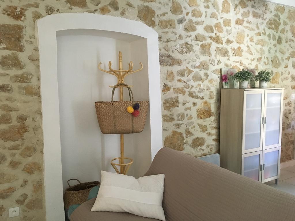 Holiday home Portail Du Ventoux Luxe Jardin Linge Fourni