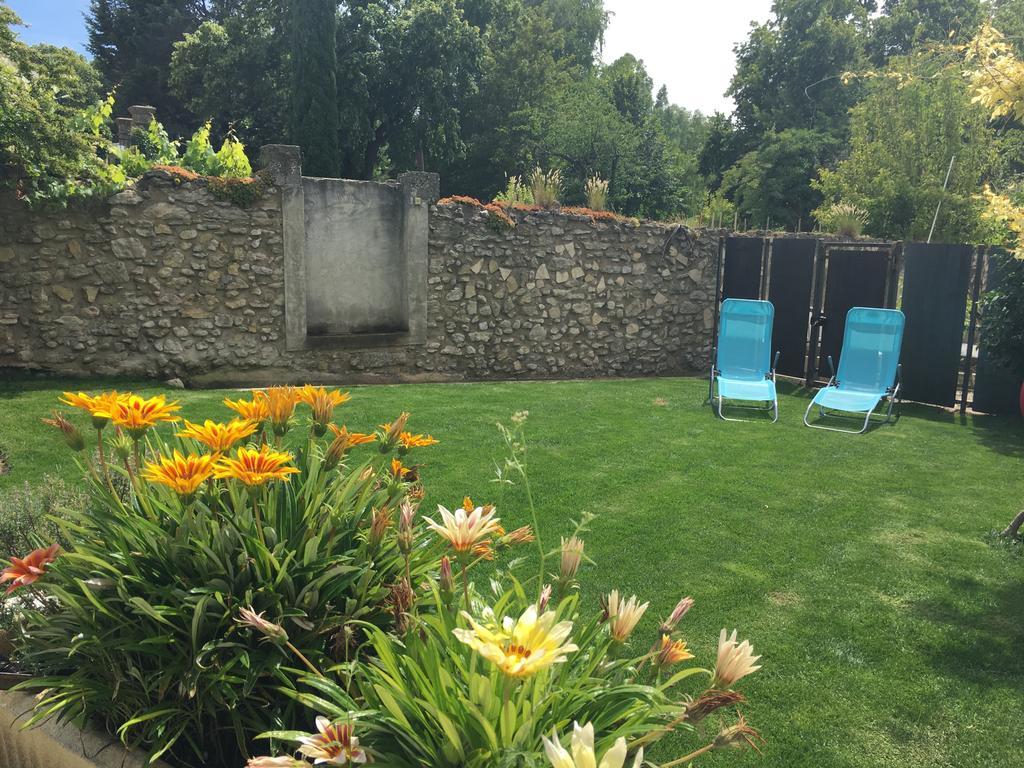 Holiday home Portail Du Ventoux Luxe Jardin Linge Fourni